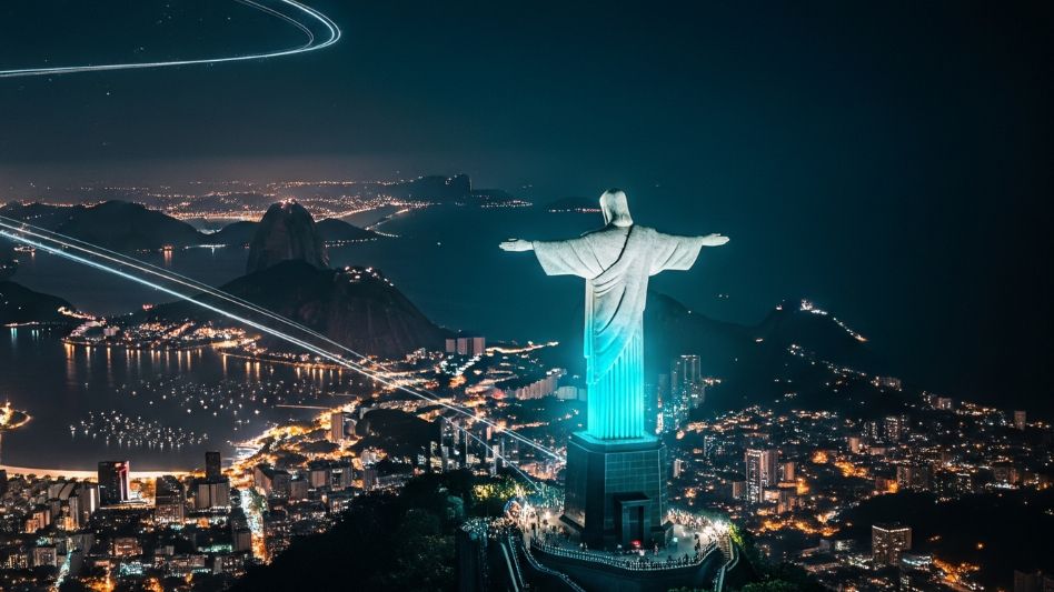 [Imagen de Río de Janeiro de noche]